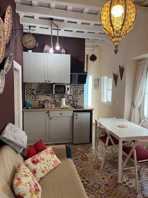 2 bedroom Apartment for sale in Vejer de la Frontera - € 130,000 (Ref: 9502736)