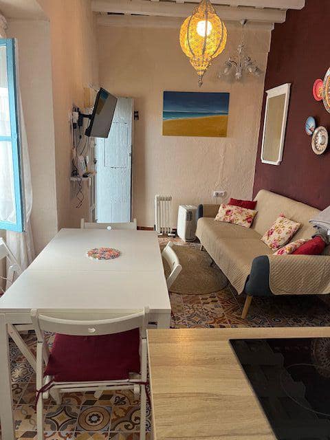 2 bedroom Apartment for sale in Vejer de la Frontera - € 130,000 (Ref: 9502736)