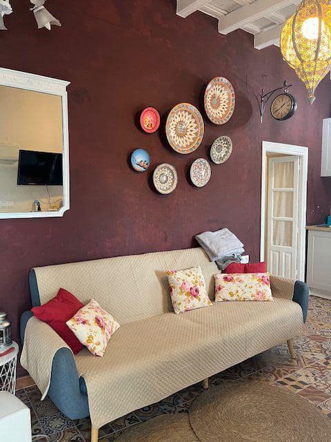 2 bedroom Apartment for sale in Vejer de la Frontera - € 130,000 (Ref: 9502736)