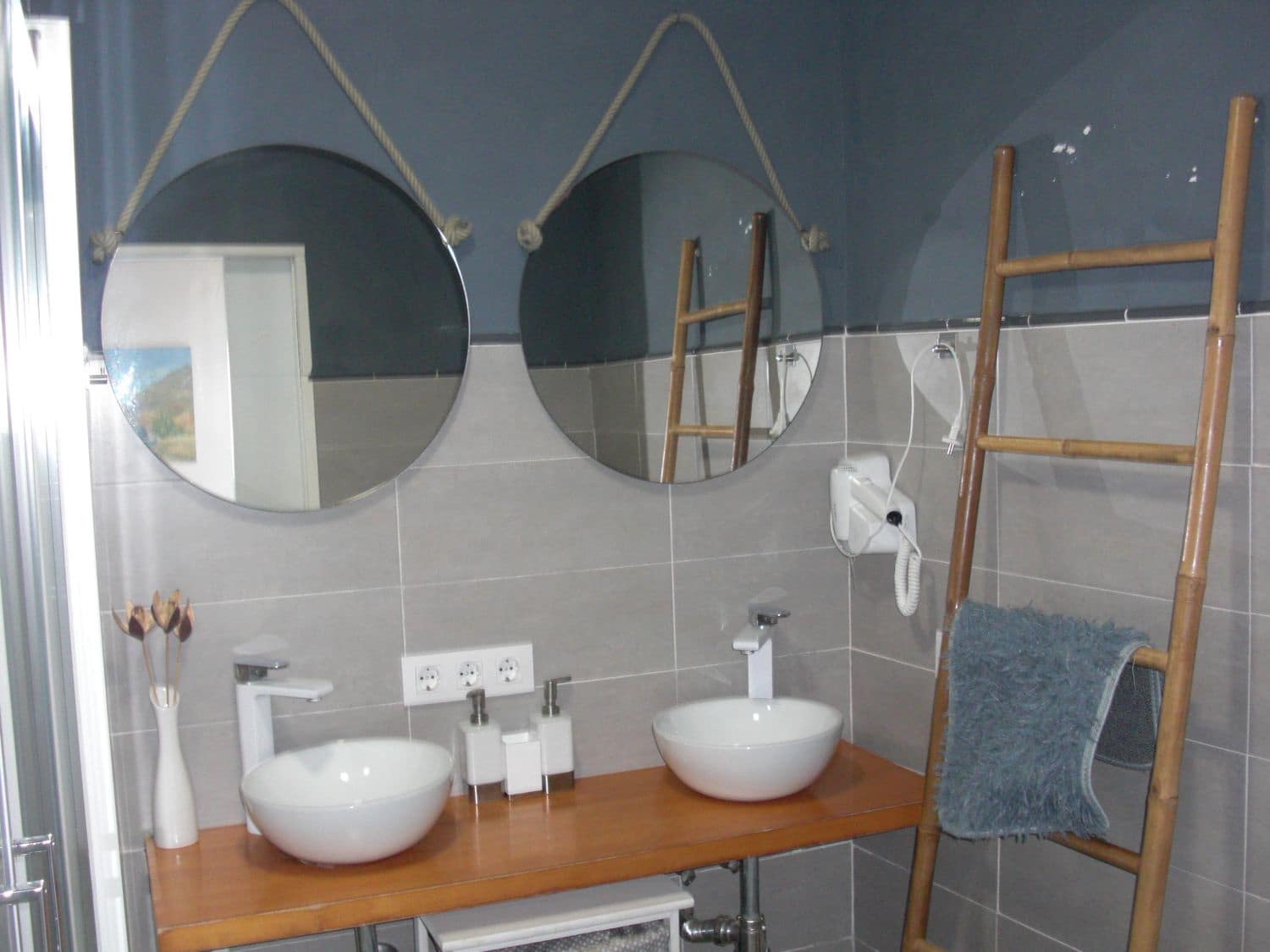 2 bedroom Apartment for sale in Vejer de la Frontera - € 130,000 (Ref: 9502736)