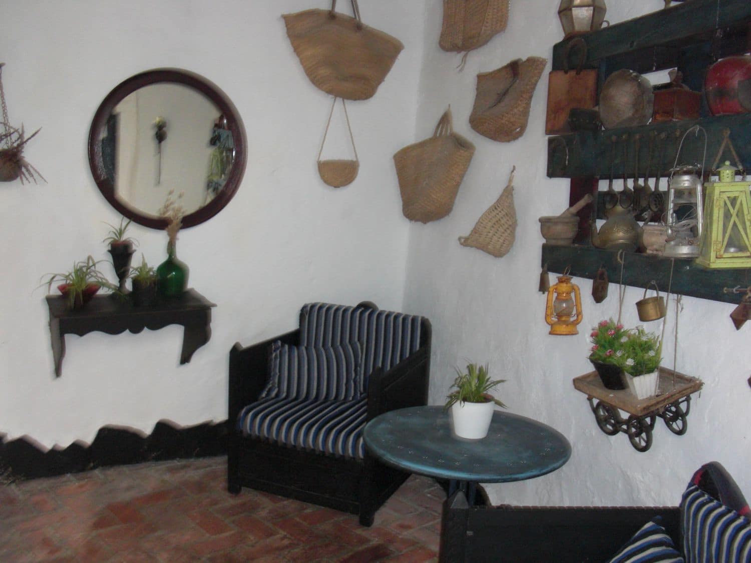 2 bedroom Apartment for sale in Vejer de la Frontera - € 130,000 (Ref: 9502736)