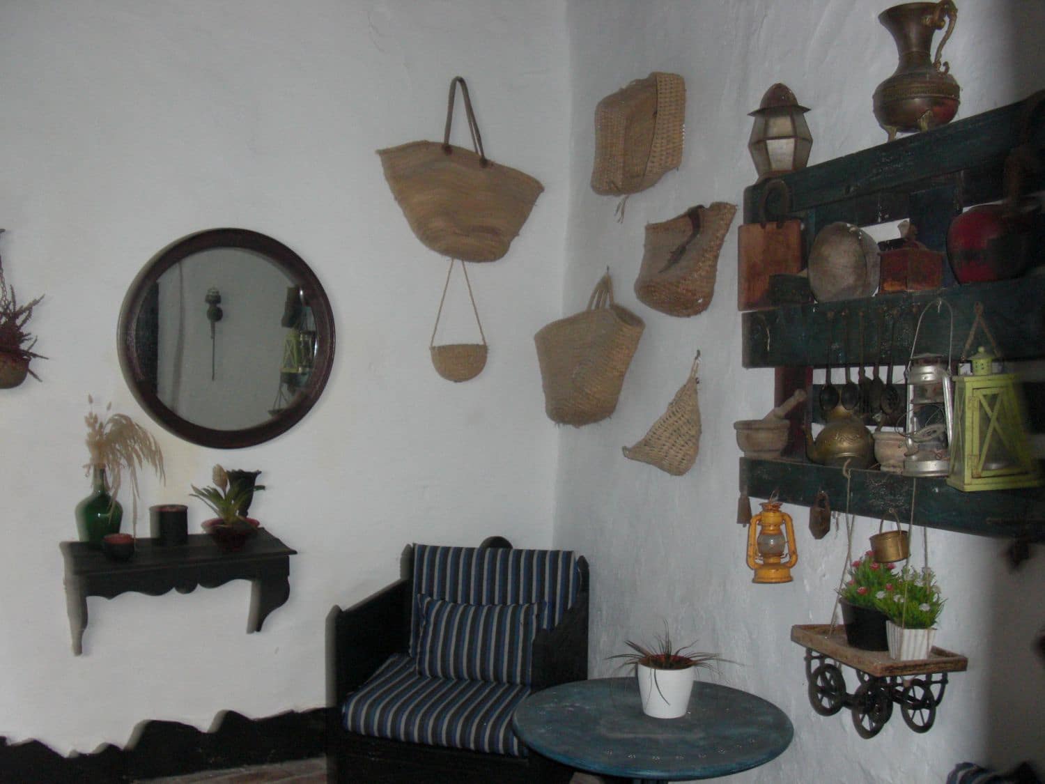 2 bedroom Apartment for sale in Vejer de la Frontera - € 130,000 (Ref: 9502736)