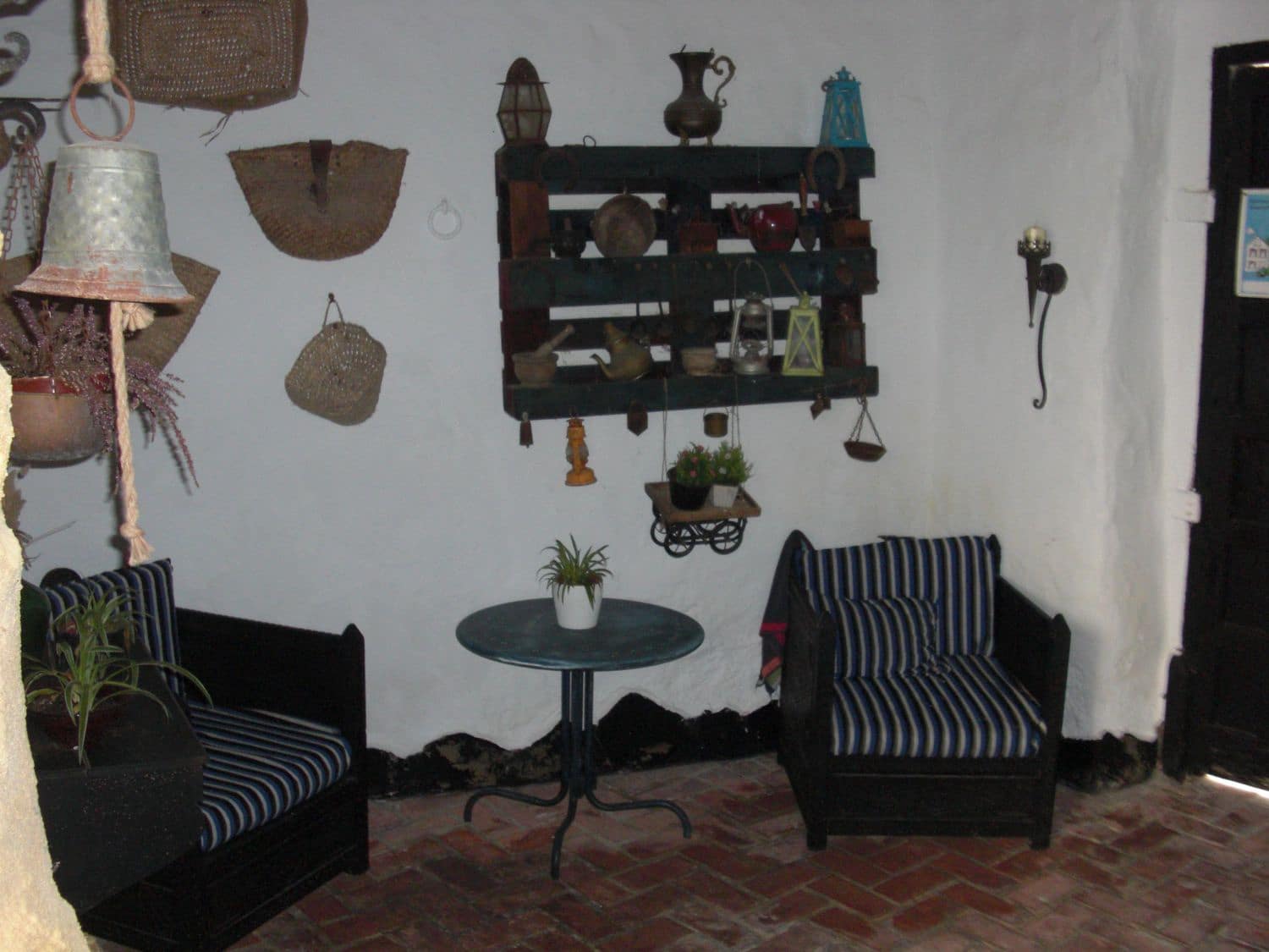 2 bedroom Apartment for sale in Vejer de la Frontera - € 130,000 (Ref: 9502736)