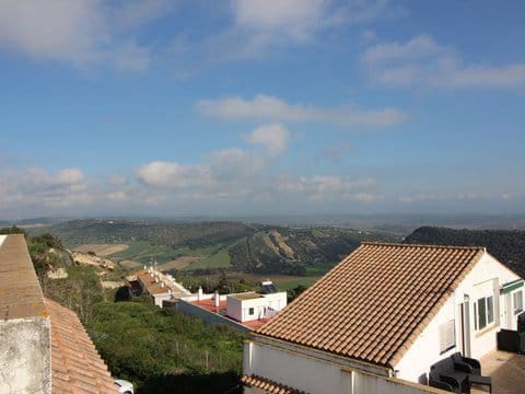 3 bedroom Flat for sale in Vejer de la Frontera - € 174,000 (Ref: 9513263)