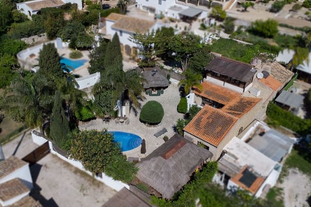 4 slaapkamer Villa te koop in Partides comunes - Adsubia, Javea / Xàbia met zwembad garage - € 820.000 (Ref: 10026263)