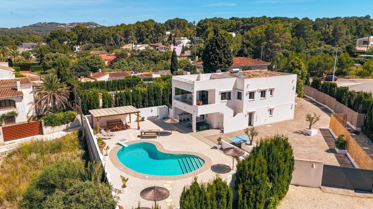 Villa til salgs i Arenal - € 1 250 000 (Ref: 10100797)