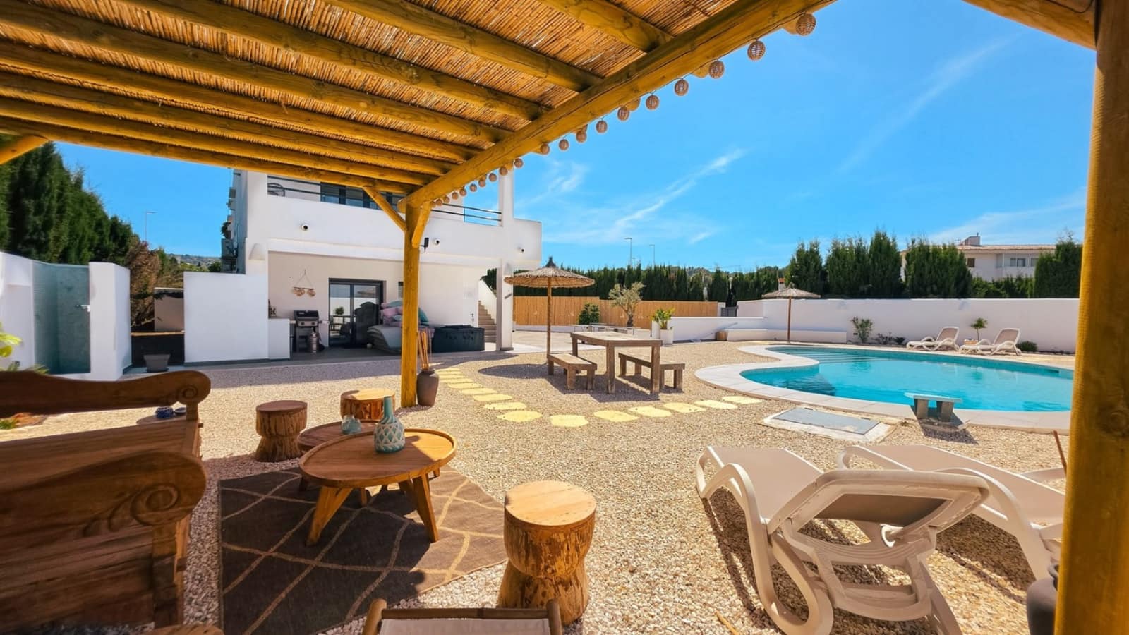 Villa til salgs i Arenal - € 1 250 000 (Ref: 10100797)