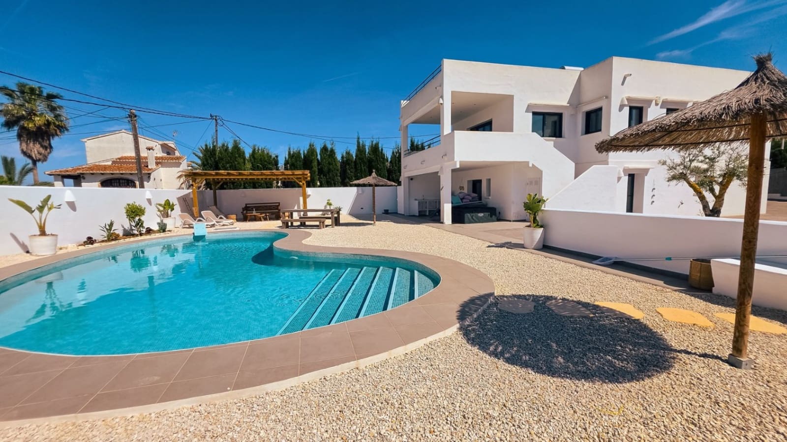 Villa til salgs i Arenal - € 1 250 000 (Ref: 10100797)