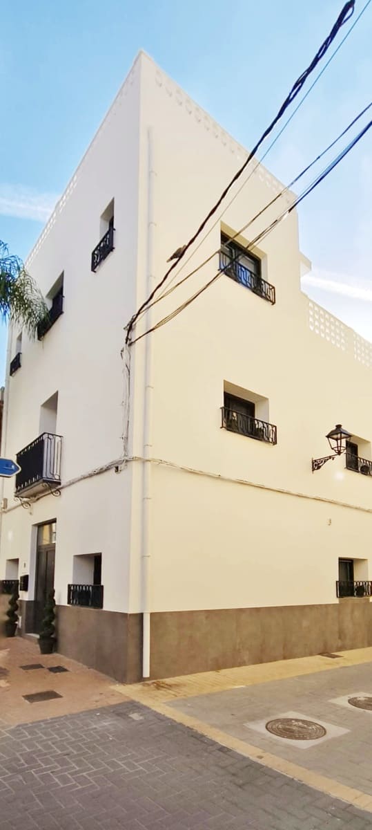 3 bedroom Townhouse for sale in Denia - € 795,000 (Ref: 10167442)