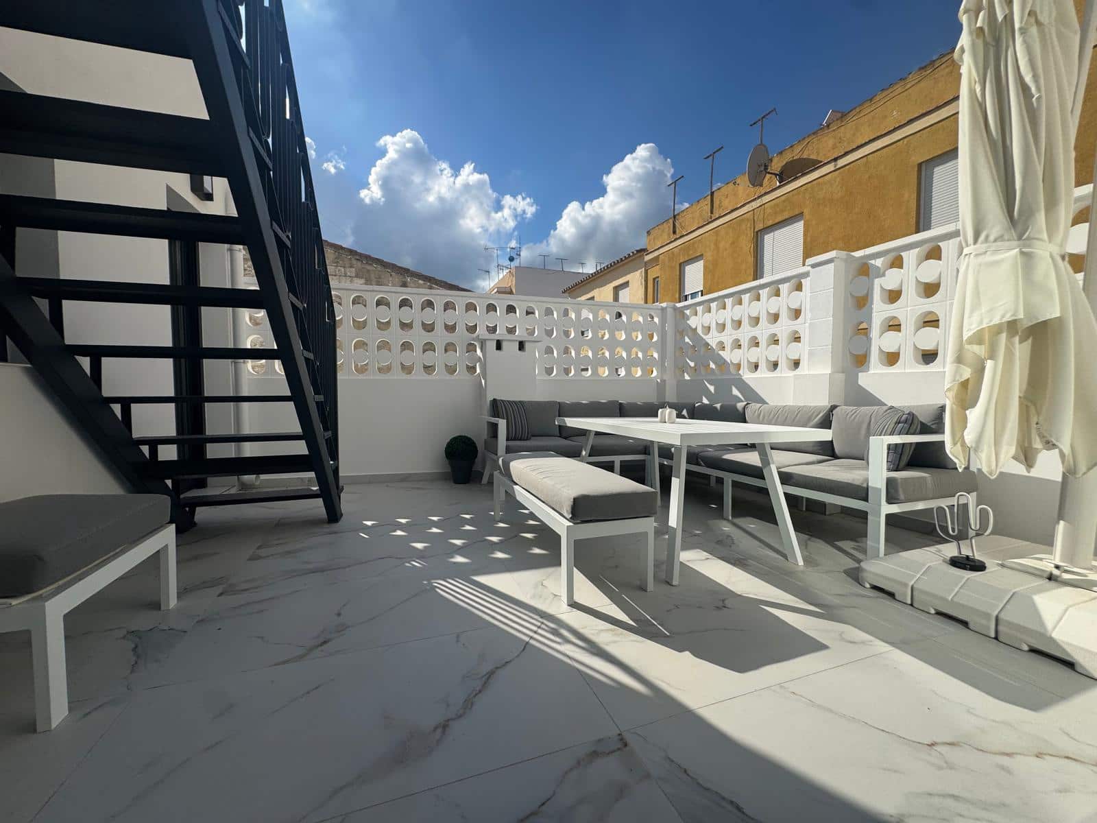 3 bedroom Townhouse for sale in Denia - € 795,000 (Ref: 10167442)