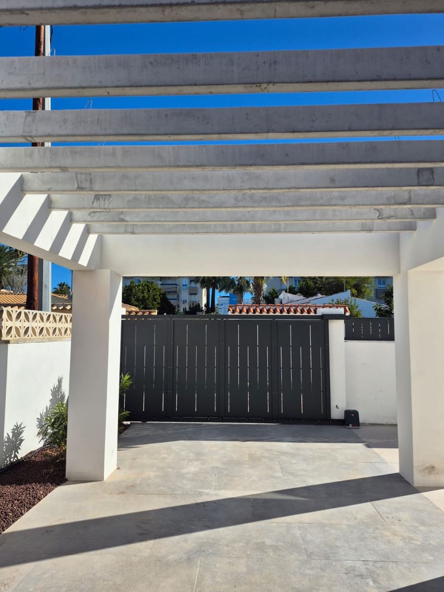 3 slaapkamer Villa te koop in Denia met zwembad - € 990.000 (Ref: 10185454)