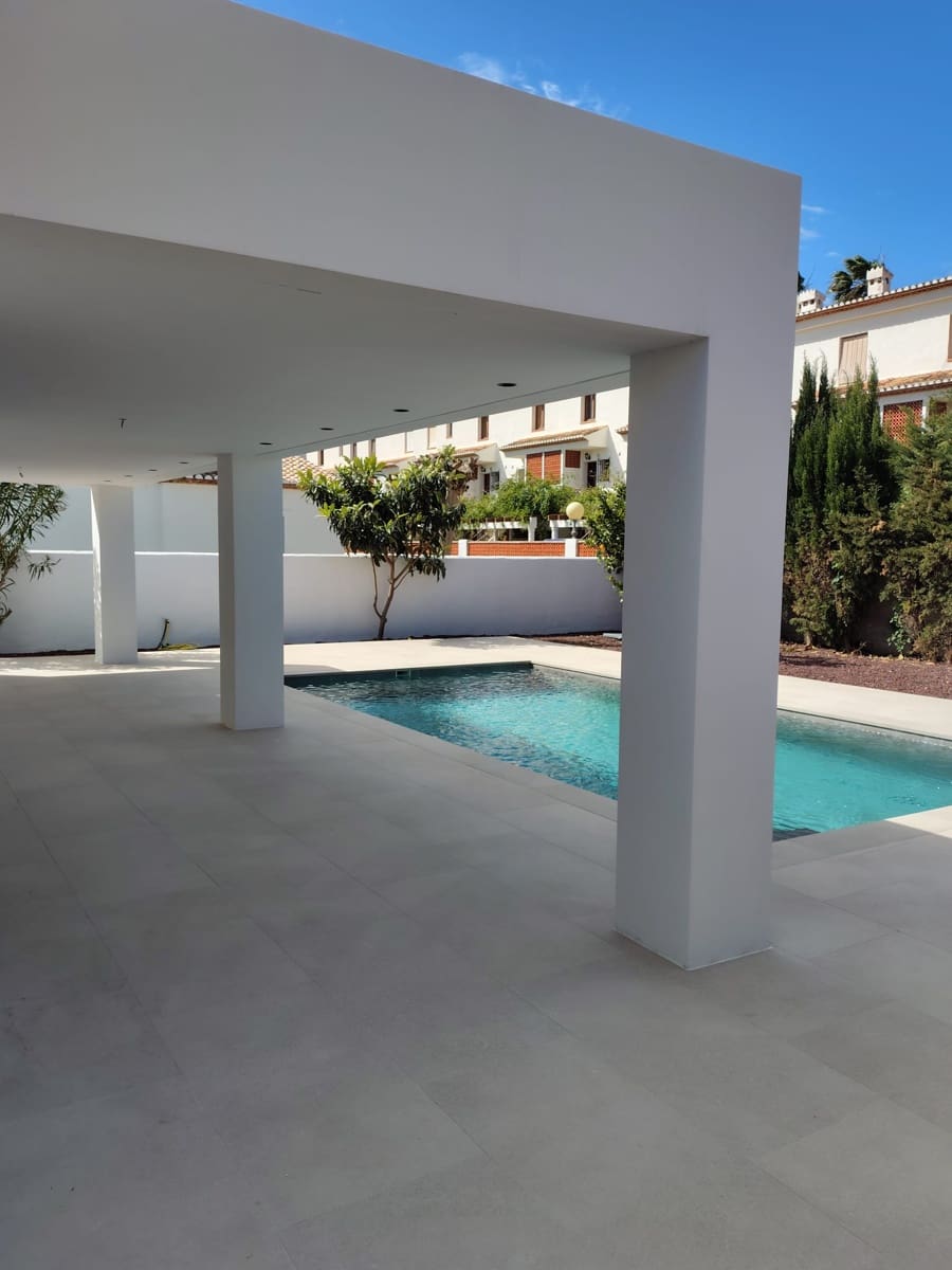 3 slaapkamer Villa te koop in Denia met zwembad - € 990.000 (Ref: 10185454)