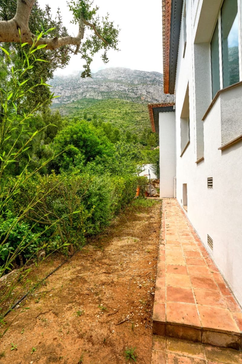 6 bedroom Villa for sale in Denia with pool garage - € 1,050,000 (Ref: 6137158)