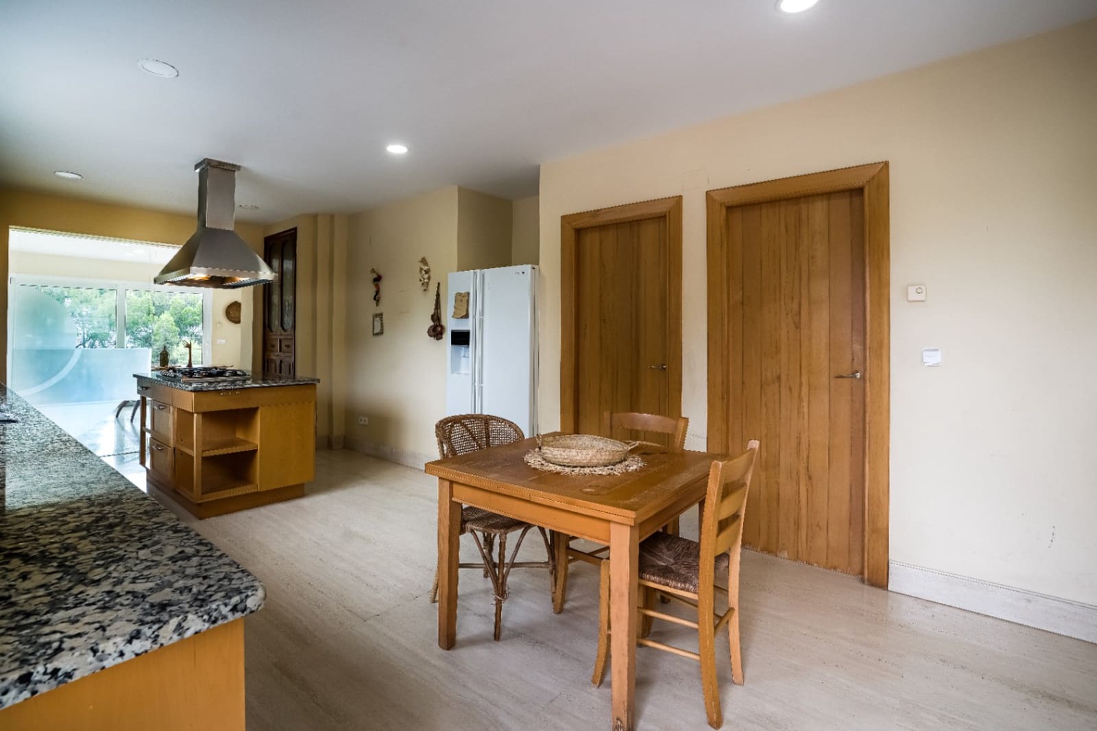 6 bedroom Villa for sale in Denia with pool garage - € 1,050,000 (Ref: 6137158)