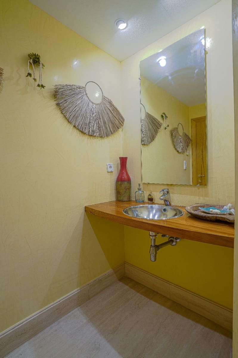 6 bedroom Villa for sale in Denia with pool garage - € 1,050,000 (Ref: 6137158)