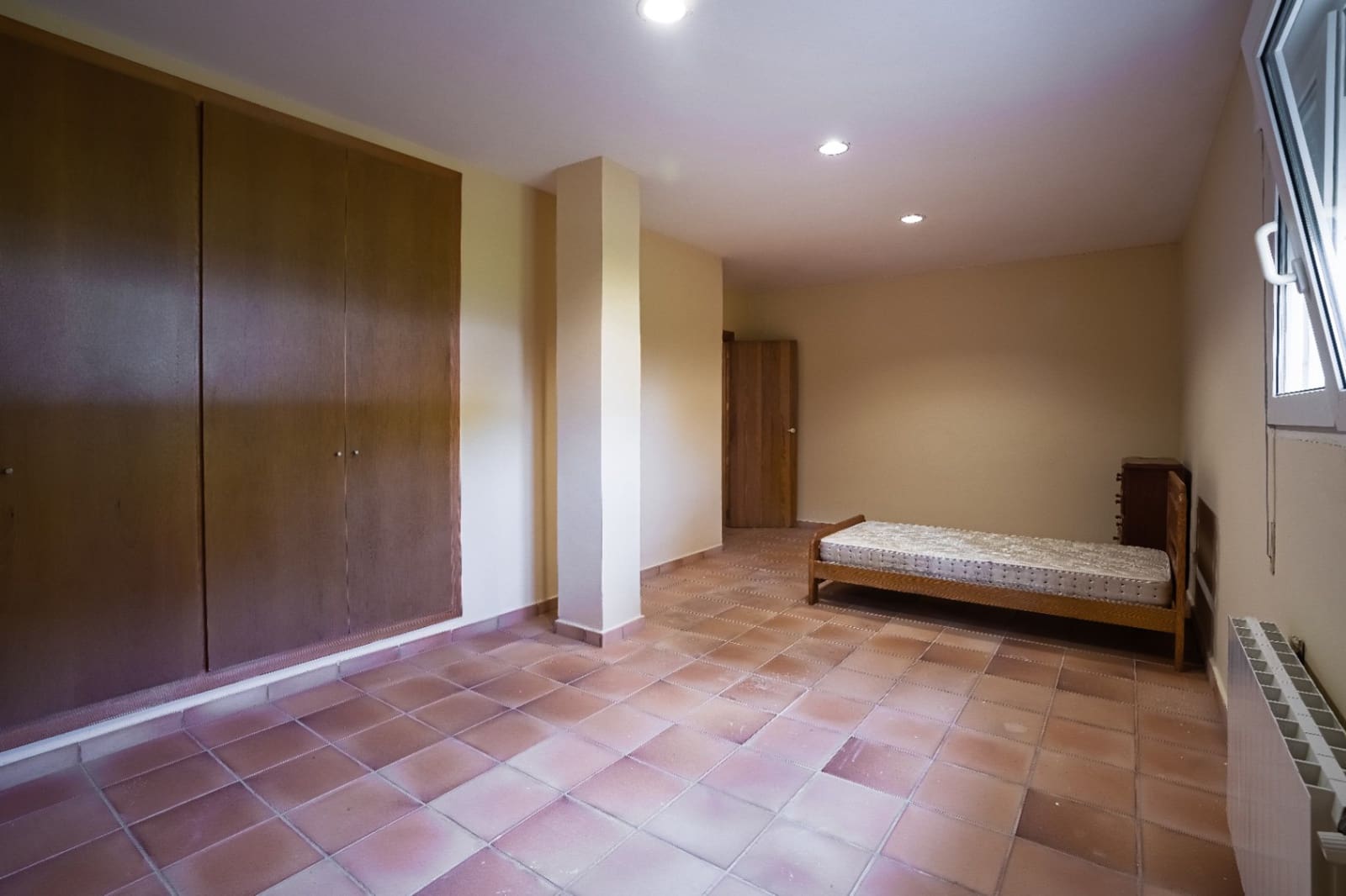 6 bedroom Villa for sale in Denia with pool garage - € 1,050,000 (Ref: 6137158)