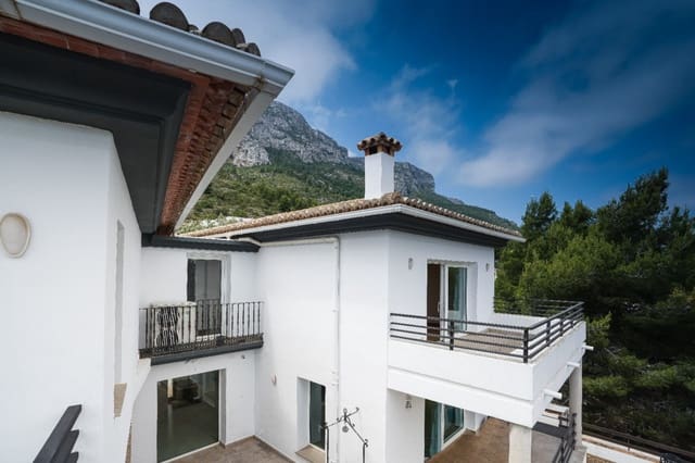 6 sypialnia Willa na sprzedaż w Dénia z basenem garażem - 1 050 000 € (Ref: 6137158)