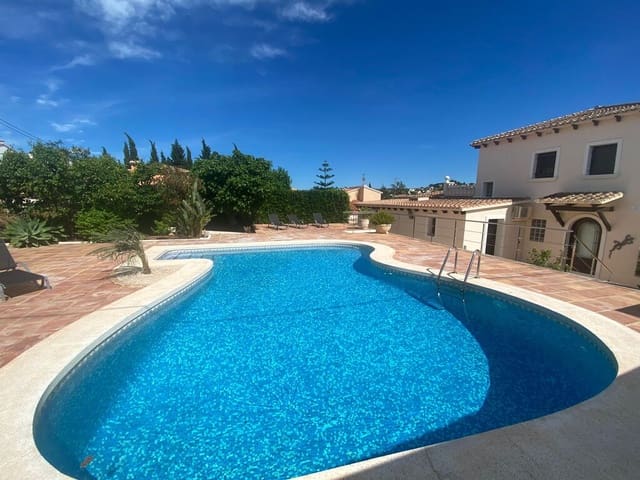 5 sypialnia Willa na sprzedaż w Dénia z basenem - 1 200 000 € (Ref: 6730303)