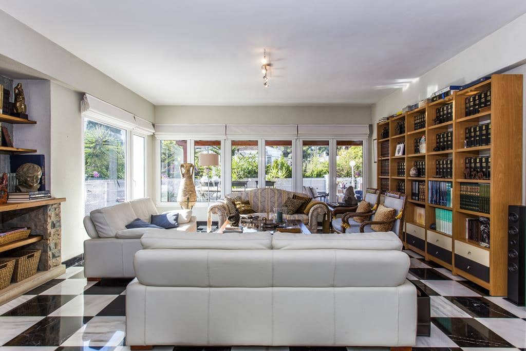 7 bedroom Villa for sale in Denia with pool garage - € 1,395,000 (Ref: 7378497)