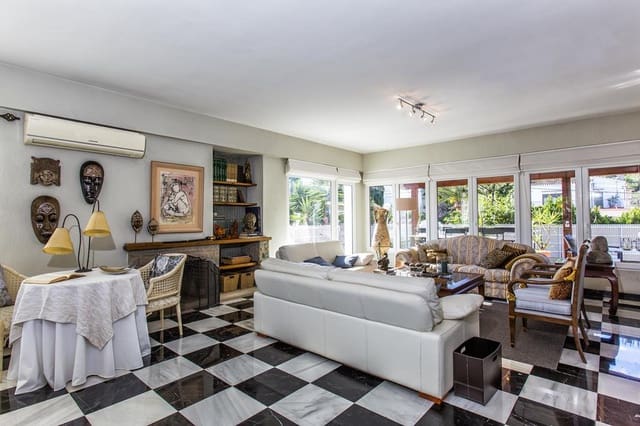 7 bedroom Villa for sale in Las Rotas / Les Rotes, Dénia with pool garage - € 1,395,000 (Ref: 7378497)