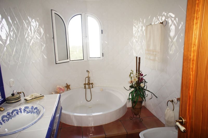 4 bedroom Villa for sale in Pedreguer with pool garage - € 626,000 (Ref: 7553031)