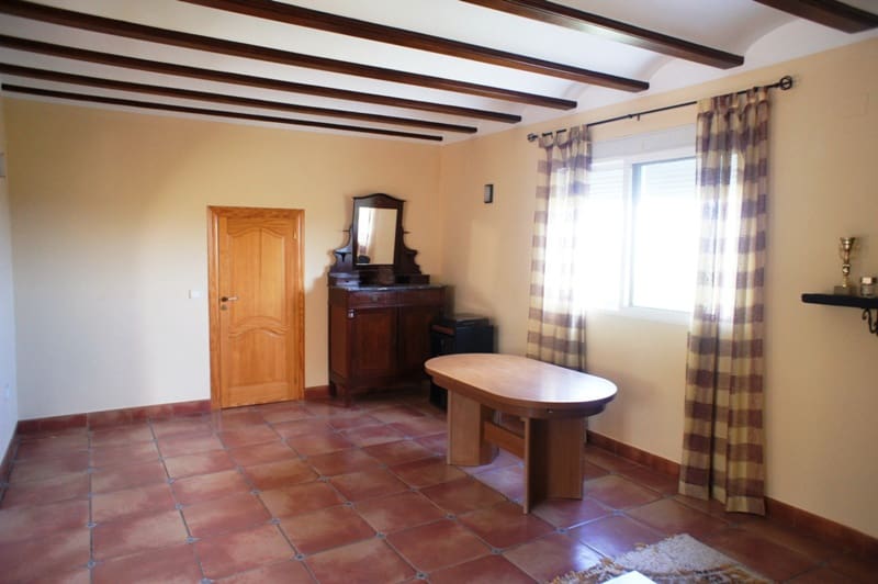 4 bedroom Villa for sale in Pedreguer with pool garage - € 626,000 (Ref: 7553031)