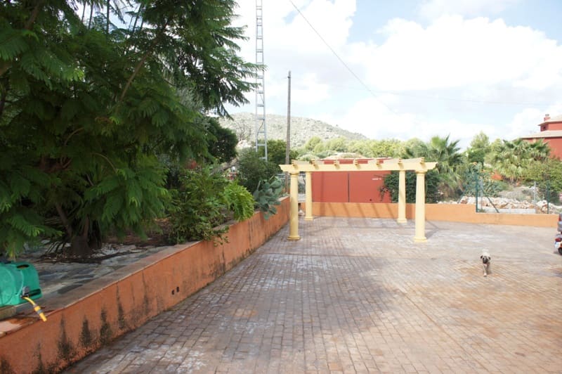 4 bedroom Villa for sale in Pedreguer with pool garage - € 626,000 (Ref: 7553031)