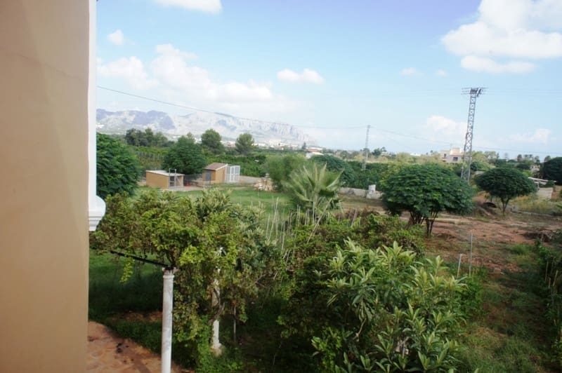 4 bedroom Villa for sale in Pedreguer with pool garage - € 626,000 (Ref: 7553031)