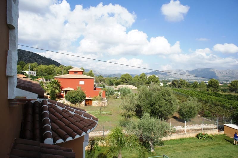 4 bedroom Villa for sale in Pedreguer with pool garage - € 626,000 (Ref: 7553031)