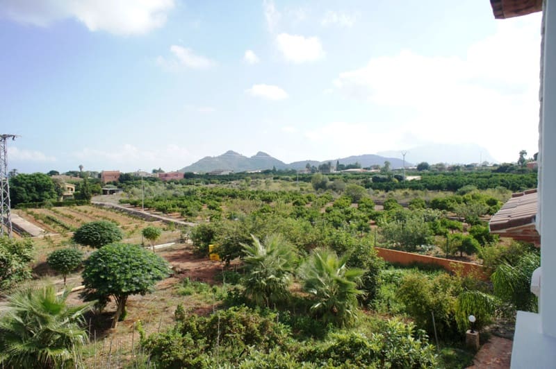 4 bedroom Villa for sale in Pedreguer with pool garage - € 626,000 (Ref: 7553031)
