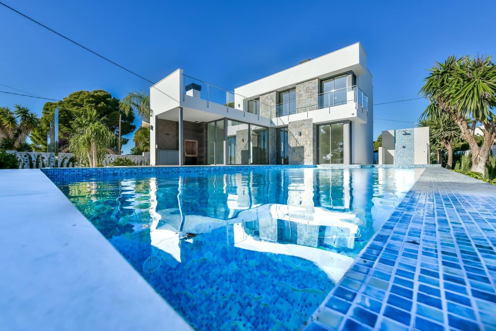4 bedroom Villa for sale in Calpe / Calp with pool garage - € 1,700,000 (Ref: 7720937)