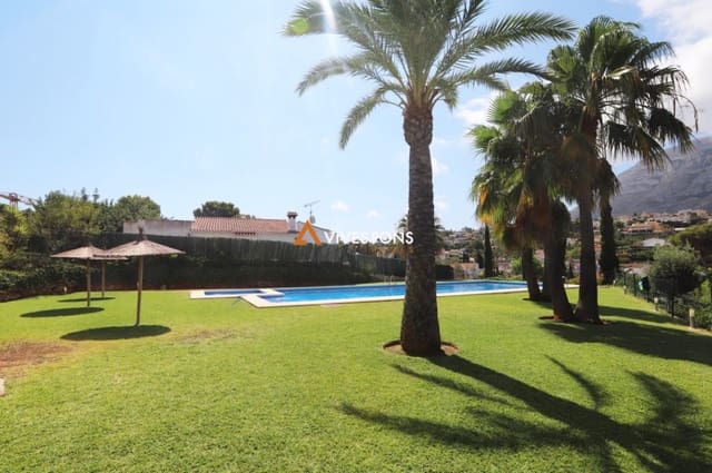 4 sypialnia Dom szeregowy na sprzedaż w Dénia z basenem garażem - 549 000 € (Ref: 7918085)