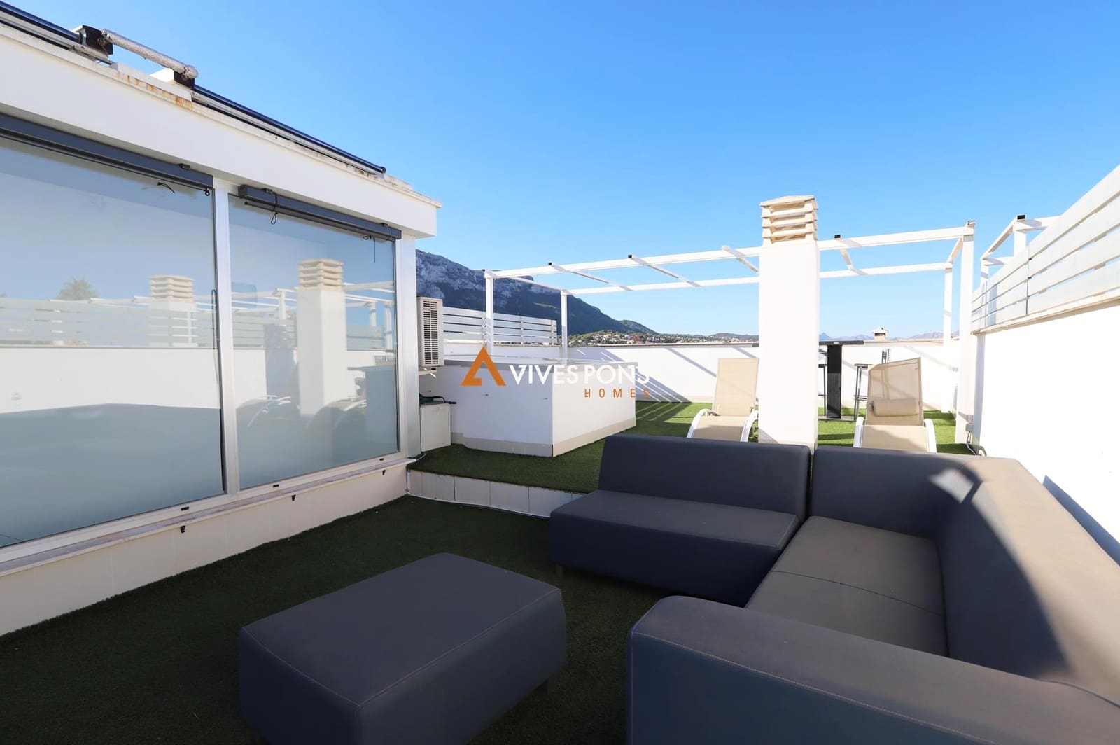 4 soveværelse Rækkehus til salg i Denia med swimmingpool garage - € 549.000 (Ref: 7918085)