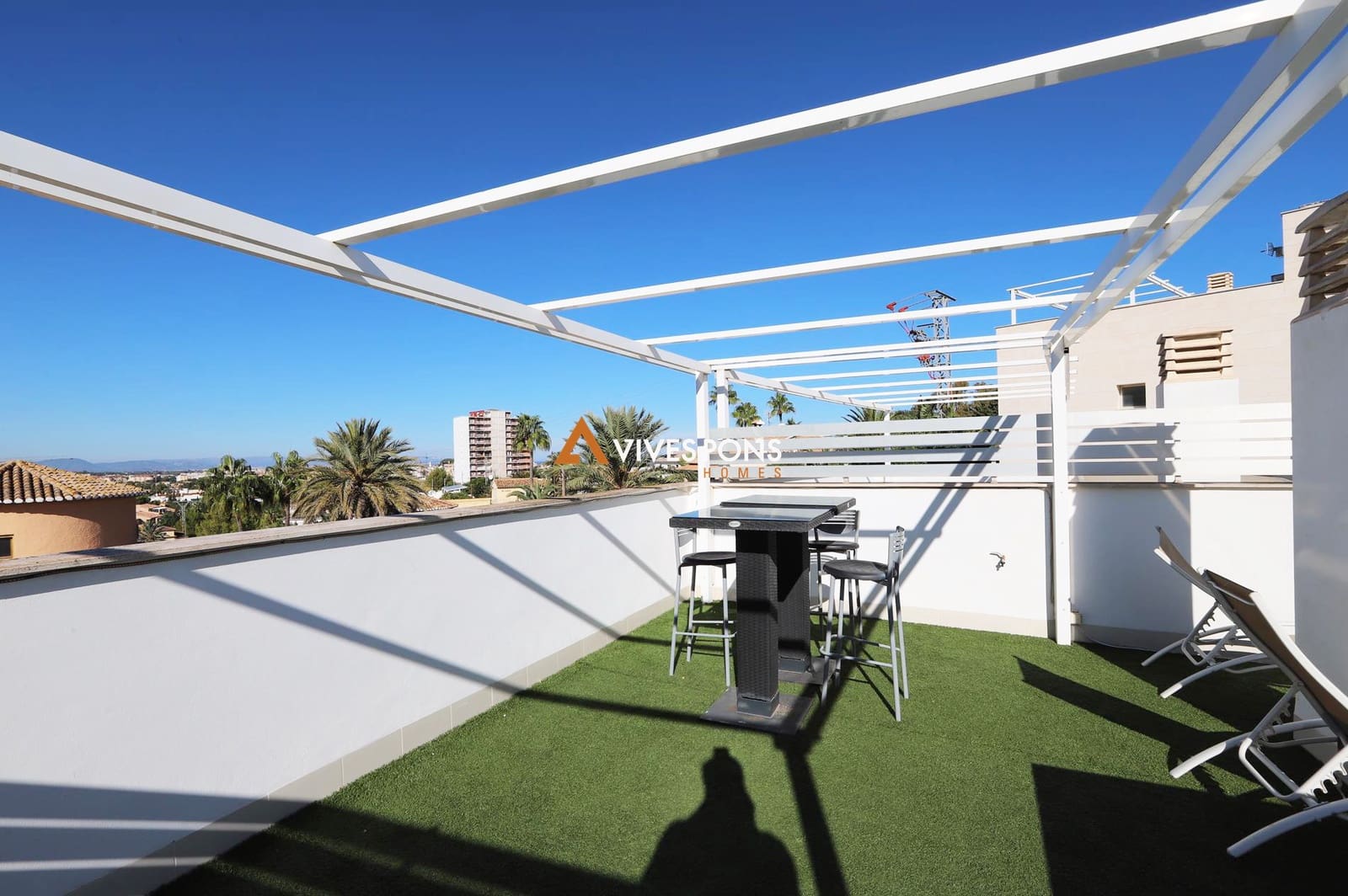4 soveværelse Rækkehus til salg i Denia med swimmingpool garage - € 549.000 (Ref: 7918085)