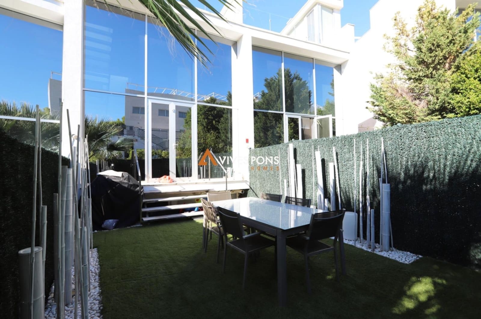 4 soveværelse Rækkehus til salg i Denia med swimmingpool garage - € 549.000 (Ref: 7918085)