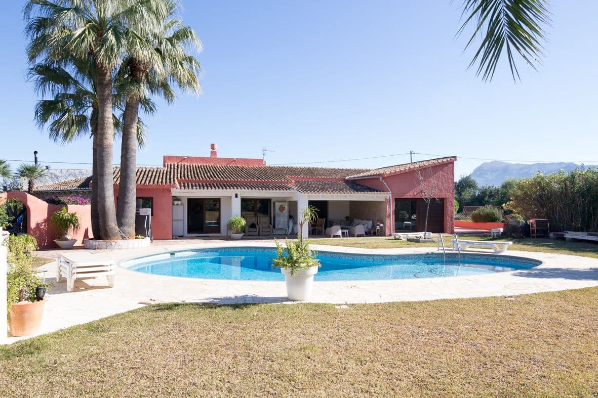 4 bedroom Villa for sale in Denia - € 895,000 (Ref: 8072336)
