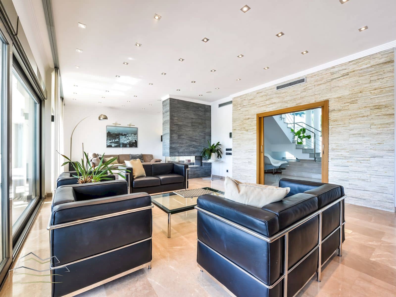 4 bedroom Villa for sale in Benissa with pool garage - € 1,900,000 (Ref: 8092790)