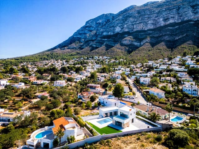 4 soverom Villa til salgs i El Montgó, Dénia med svømmebasseng garasje - € 1 795 000 (Ref: 8182164)