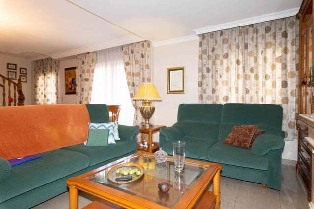 4 sypialnia Dom na sprzedaż w Centro Urbano, Dénia - 472 000 € (Ref: 8244604)