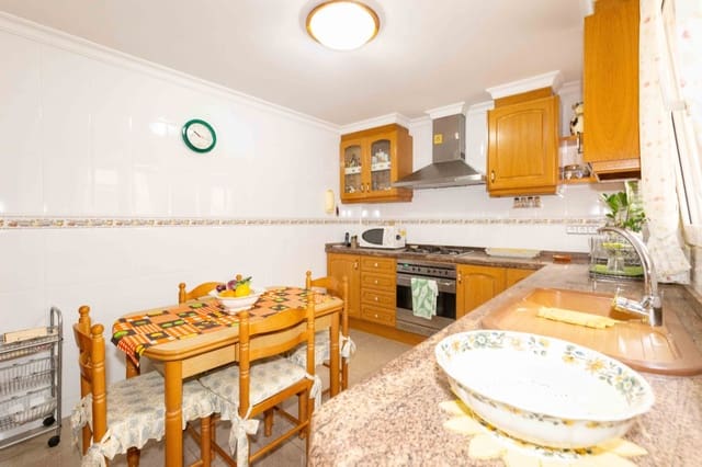 4 sypialnia Dom na sprzedaż w Centro Urbano, Dénia - 472 000 € (Ref: 8244604)