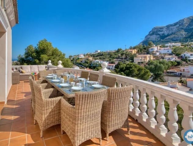 7 Zimmer Villa zu verkaufen in El Montgó, Dénia mit Pool - 960.000 € (Ref: 8246080)