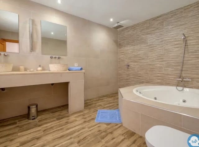 7 Zimmer Villa zu verkaufen in El Montgó, Dénia mit Pool - 960.000 € (Ref: 8246080)