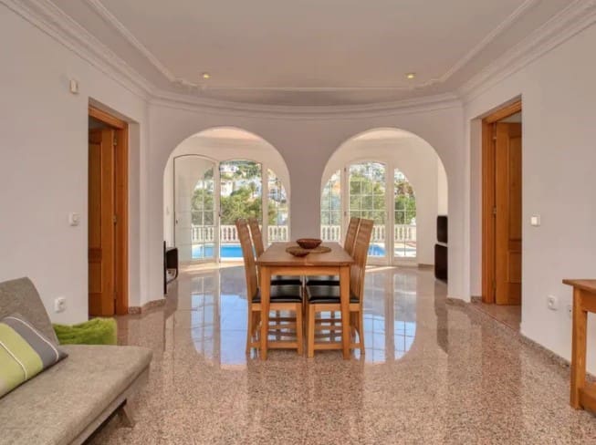 7 bedroom Villa for sale in Denia with pool - € 960,000 (Ref: 8246080)