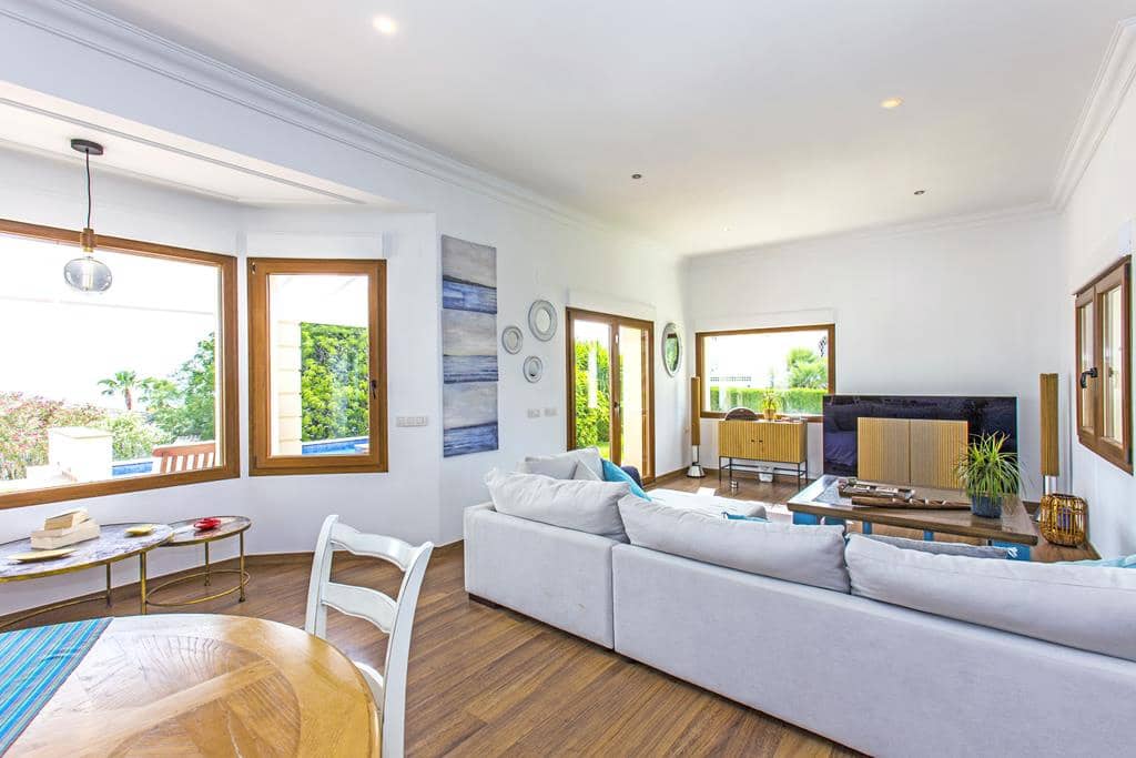 4 bedroom Villa for sale in Denia with pool garage - € 980,000 (Ref: 8447589)