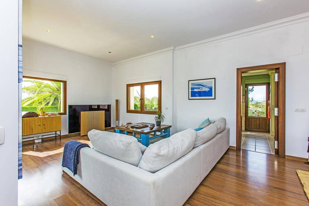 4 bedroom Villa for sale in Denia with pool garage - € 980,000 (Ref: 8447589)