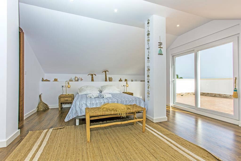 4 bedroom Villa for sale in Denia with pool garage - € 980,000 (Ref: 8447589)