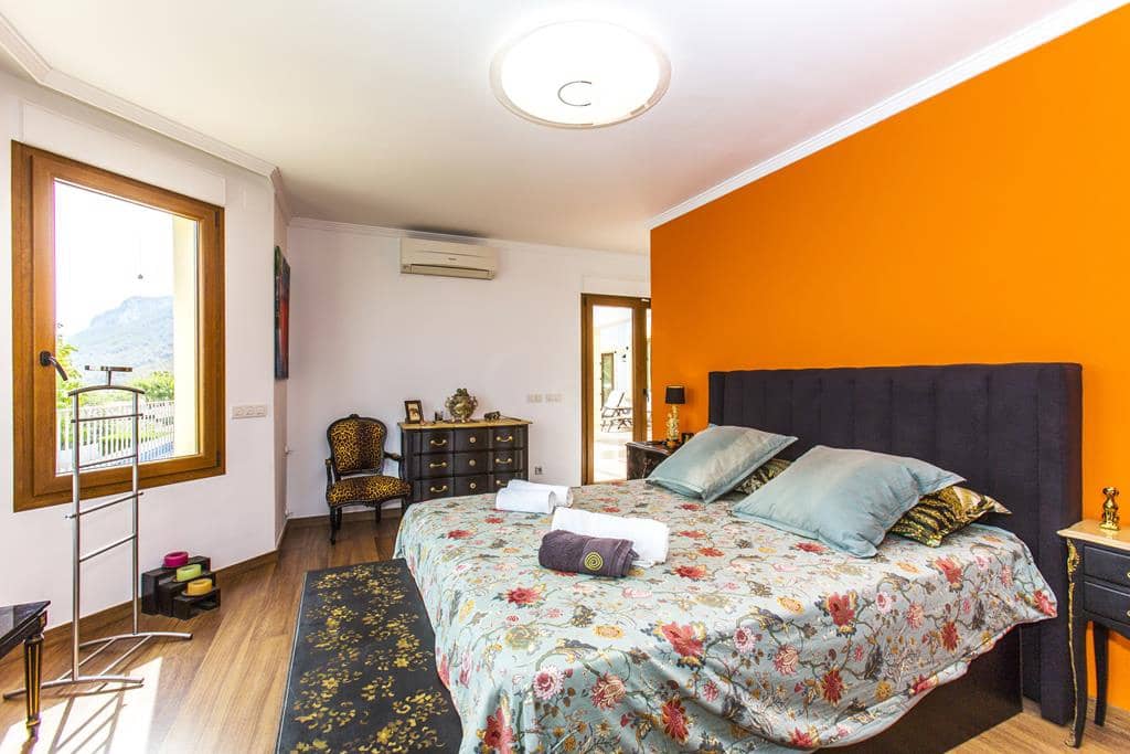 4 bedroom Villa for sale in Denia with pool garage - € 980,000 (Ref: 8447589)