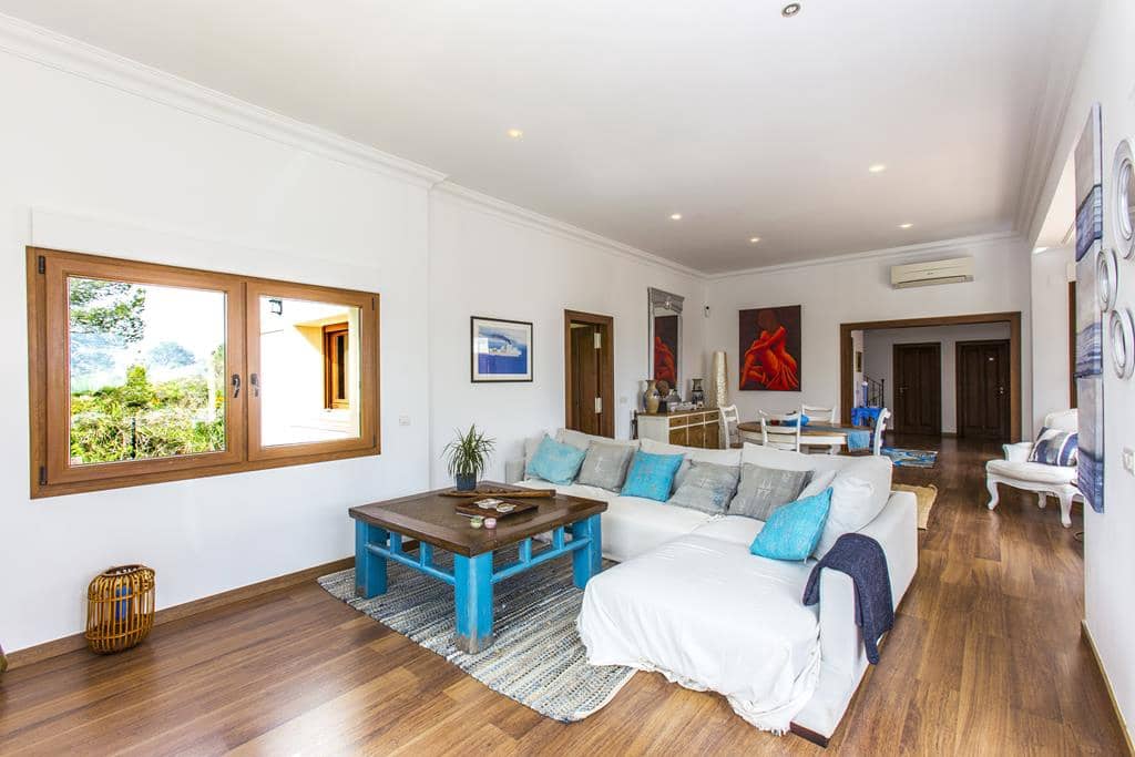 4 bedroom Villa for sale in Denia with pool garage - € 980,000 (Ref: 8447589)