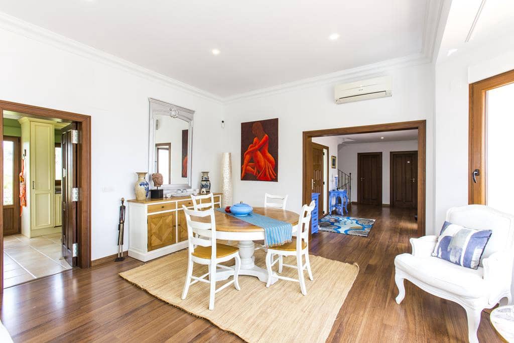 4 bedroom Villa for sale in Denia with pool garage - € 980,000 (Ref: 8447589)