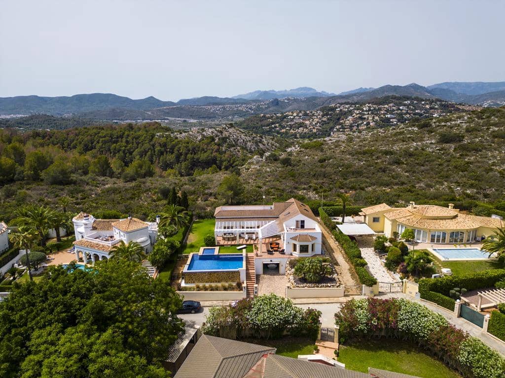 4 bedroom Villa for sale in Denia with pool garage - € 980,000 (Ref: 8447589)